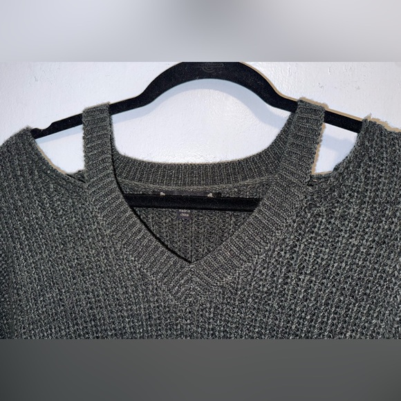 Preloved Knit Sweater - Picture 5 of 7